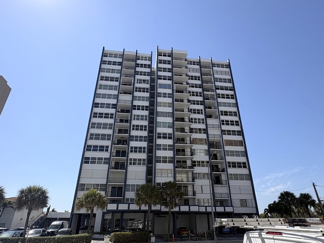 Trafalgar Towers Condo photo 2